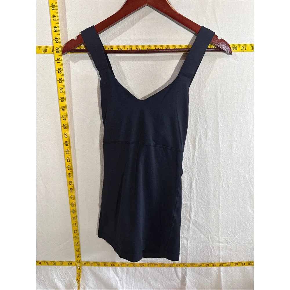 Lululemon V-Neck Criss Cross Back Tank Top Women Size 4 Black Yoga Workout Chic